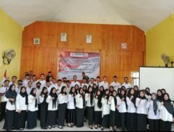 Cermin Demokrasi: 55 Pengawas TPS Resmi Dikukuhkan di Kelumpang Hulu Kotabaru