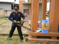 Bupati beserta SKPD Kabupaten Kotabaru membersihkan Bangunan di Kecamatan pulau Laut Tengah