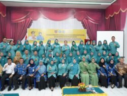 Ketua TP PKK Kotabaru Hadiri Baksos dan Safari Ramadhan 1445 H, ini kegiatan nya