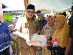 Safari Ramadhan ke-4, Bupati Kotabaru Silaturahmi dengan masyarakat dan berikan Bansos di Pulau Laut Utara