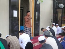 Wakil Bupati Tanbu Muh Rusli Melaksanakan Salat Id di Mushola Al Madani Pelita 5