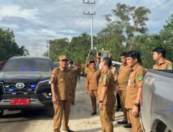 Bupati Tanbu Tinjau Jalan Alternatif KM 171, ini Pesannya!
