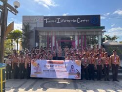 Hj. Fatma Idiana Lepas Kontingen Gerakan Pramuka Kabupaten Kotabaru