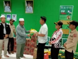 Pemkab Tanah Bumbu Salurkan Bantuan Sembako untuk Korban Banjir di Kusan Hulu