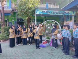 Mahasiswa ULM Gelar Proyek Kepemimpinan dengan Ecobrick di SMPN 3 Banjarmasin