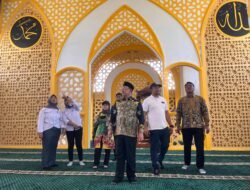 Bupati kotabaru tinjau pembangunan Masjid Apung Siring Laut