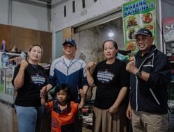 Mampir Ngopi di Pasar Manunggal, Andi Rudi Latif Disambut Antusias para Pedagang