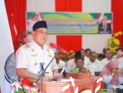 Bupati Kotabaru Ajak Seluruh Kades Yang Dikukuhkan Agar Fokus Dalam Bekerja Dan Jaga Netralitas Dalam Pemilu