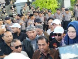 Amalia Wahyuni vs Muhammadun: Demonstrasi Mengguncang Kantor Gubernur Kalsel