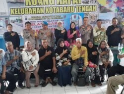 Seksi Propam Polres Kotabaru Gelar Penyuluhan Dumas Serta Jum’at Berkah dan Pembagian Bansos