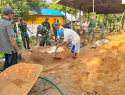 Satgas TTMD ke-123 Bersama Masyarakat Rehap Langgar di Desa Talusi Kecamatan Pemukan Selatan