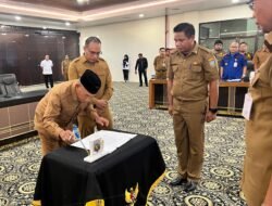 Bupati Kotabaru Menandatangani Piagam Audit Internal