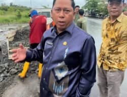Bupati Batola H Bahrul Ilmi Gerak Cepat dan Tanggapi Perbaikan Jalan Pasca Kecelakaan
