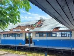 Pasca Bencana Puting Beliung, Dinas Pendidikan Hulu Sungai Selatan Tinjau Perbaikan SMPN 1 Daha Barat