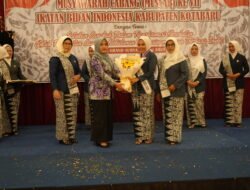 Bupati Kotabaru Lantik Ketua IBI Periode 2023-2028, Bidan Garda Terdepan Tingkatkan Kesehatan Ibu dan Anak