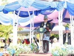 Bang Arul Pimpin Upacara Hardiknas 2025 di Tanah Bumbu