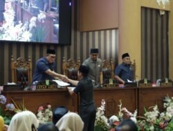 Fraksi-Fraksi DPRD Tanah Bumbu Sampaikan Catatan atas LPj APBD 2024