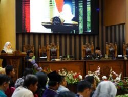 Bupati Tanbu Sampaikan Jawaban Terhadap Pemandangan Umum Fraksi DPRD Terkait Raperda Lingkungan Hidup dan Bangunan Gedung