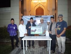 Bupati Andi Rudi Latif Salurkan Sapi Kurban Bantuan Presiden RI Prabowo Subianto