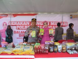 Langka! Kolaborasi Polres Balangan dan Bulog Hadirkan Beras Murah hingga ke Pelosok
