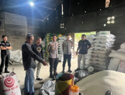 Polisi Bongkar Praktik Beras Oplosan Bermerek Bulog di HST, 1 Ton Disita