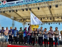Pemkab Kotabaru Gelar Pawai Budaya dan Atraksi Seni Budaya Rangkaian FBS 2025