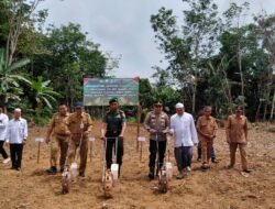 Wujudkan Swasembada Pangan, Polsek Muara Uya dan Ponpes Nurul Islam Kompak Tanam Jagung
