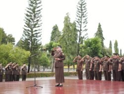 Peringati Hari Bhakti Adhyaksa ke-80, Kejati Kalsel Gelar Ziarah dan Tabur Bunga di TMPN Bumi Kencana
