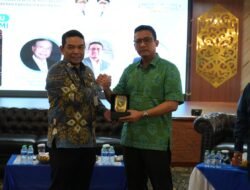 Pemkab Kotabaru Gelar Seminar Bedah Buku Otonomi Dengan Judul “Resep Memajukan Pemerintah Daerah” Karya Prof. Djhoermansyah Djohan dan Jose Rizal