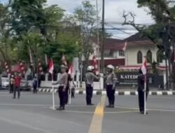 Peringatan HUT RI ke-80, Lalu Lintas di Simpang Posindo Hening Sejenak