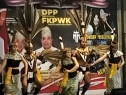 Budaya, Tawa, dan Aksi Nyata: Tarian Dayak Iringi Milad FKPWK