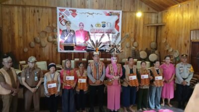 Kunjungi Desa Liyu, Kapolres Balangan Salurkan Bantuan dan Pesan Kamtibmas