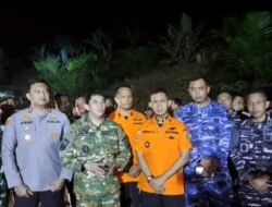 Bupati Tanah Bumbu Pimpin Langsung Prosesi Evakuasi Dan Pelepasan Korban Helikopter Jatuh di Mantewe