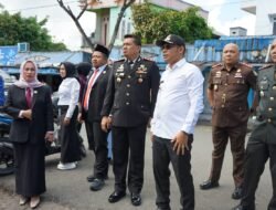 Pemkab Kotabaru Tinjau Lokasi Pasca Kebakaran Pasar Kemakmuran, 205 Kios Hangus Terbakar