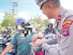 Ganti Tilang Dengan Asbak, Satlantas Polres Kotabaru Terapkan Teguran Humanis Kepada Pengendara Motor Yang Meroko