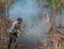 Polsek Kelumpang Hulu Gerak Cepat Padamkan Api di Titik Lokasi Desa Bangkalan Dayak