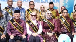 Pengukuhan Bupati Tanah Bumbu dan Istri sebagai Ayah dan Bunda Forum Anak Daerah