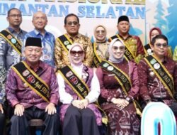 Pengukuhan Bupati Tanah Bumbu dan Istri sebagai Ayah dan Bunda Forum Anak Daerah