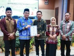 Bupati Andi Rudi Latif Tutup Bimtek Penatausahaan dan Pertanggungjawaban Keuangan Desa Tahun 2025