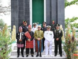 Hadiri Upacara Tabur Bunga, Pimpinan DPRD Tanbu Teguhkan Komitmen Meneladani Semangat Pahlawan