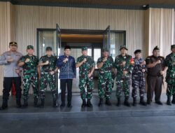 Bupati Andi Rudi Latif Sambut Pangdam XXII/Tambun Bungai untuk Upacara Penutupan TMMD dan Peresmian Sasana Banua