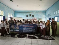 Satlantas Polres Kotabaru Police Goes To School di SDN Teluk Gosong