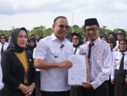 Ketua DPRD Kotabaru Hadiri Penyerahan SK PPPK Paruh Waktu, Tekankan Integritas dan Pelayanan Publik