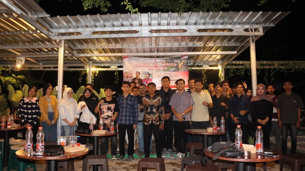 Deklarasi dukungan pemberian gelar pahlawan bagi Soeharto digelar oleh AMAN Kalimantan Tengah di Palangka Raya, Jumat (8/11/2025).