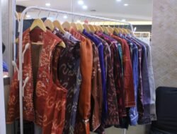 Tanah Bumbu Usung Tenun Pagatan di BSCF 2025, Motif Khas Karya Ketua Dekranasda Tarik Perhatian
