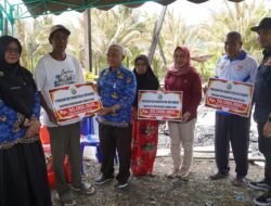 Wujud Kepedulian, Ketua DPRD Bersama Pemkab Kotabaru Salurkan Bantuan Bagi Korban Kebakaran