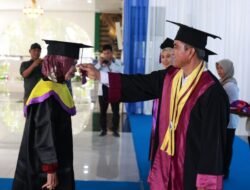 Wisuda Sekolah Lansia Warnai Harganas di Tanah Bumbu