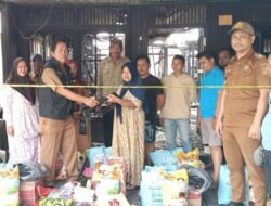Pemkab Tanah Bumbu Salurkan Bantuan untuk Korban Kebakaran di Jalan Pesantren