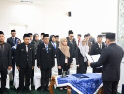 Bupati Tanah Bumbu Andi Rudi Latif Lantik Pejabat Administrasi dan Pengawas, Tegaskan Komitmen Profesionalisme dan Anti Jual Beli Jabatan