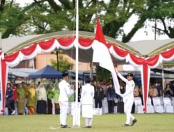 Paskibraka Tanah Bumbu Sukses Kibarkan Bendera Merah Putih di Peringatan Hari Pahlawan 7 Februari ke-80